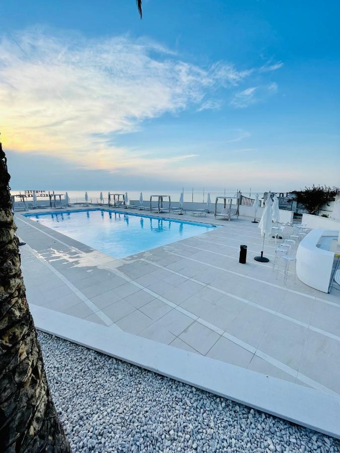 Rodi Resort 罗迪-加尔加尼科 外观 照片
